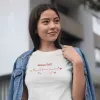 T-shirt femme personnalisé - Cadeau - "Il y a de l'amour dans l'air..."