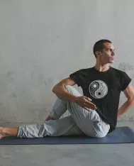 T-shirt homme personnalisé - Nature - "Ying yang fleuri"