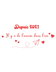 T-shirt femme personnalisé - Cadeau - "Il y a de l'amour dans l'air..."