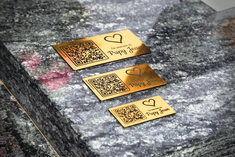 Plaque commémorative personnalisée avec QR code